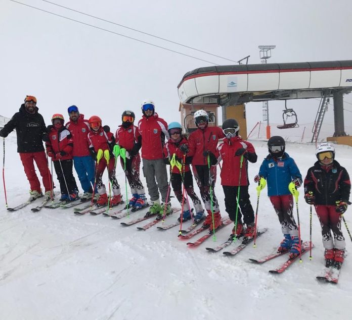 AKUT Kar Sporları Takımı çalışırken