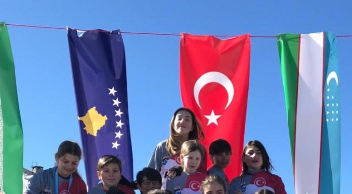 Kayak Sporcularımızdan 23 Nisan Kutlaması