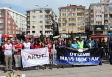 Otizme Mavi Işık Yaktık